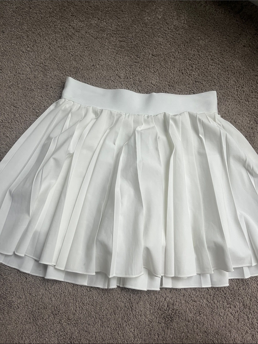 Aritzia White Pleated Mini Skirt